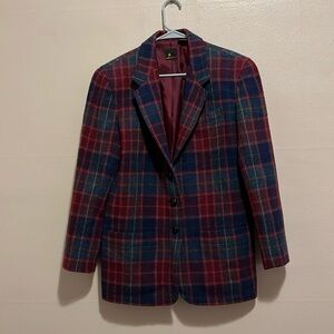 Vintage Liz Sport jacket 100% wool with lining, great condition.